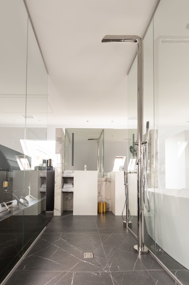The Loft Suite - Photo 3