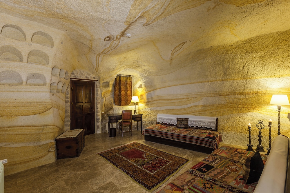 King Suite - Photo 5