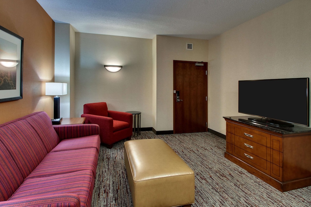 Drury Inn & Suites Charlotte Northlake, Photo 9