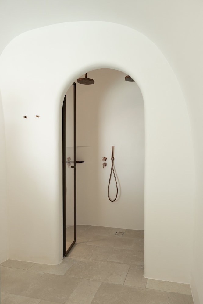 River Pool Suite with Plunge Pool - Photo 8