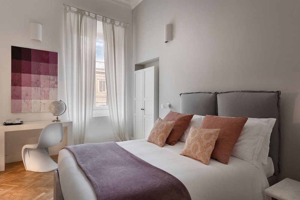 Standard Double Room, City View photo 3