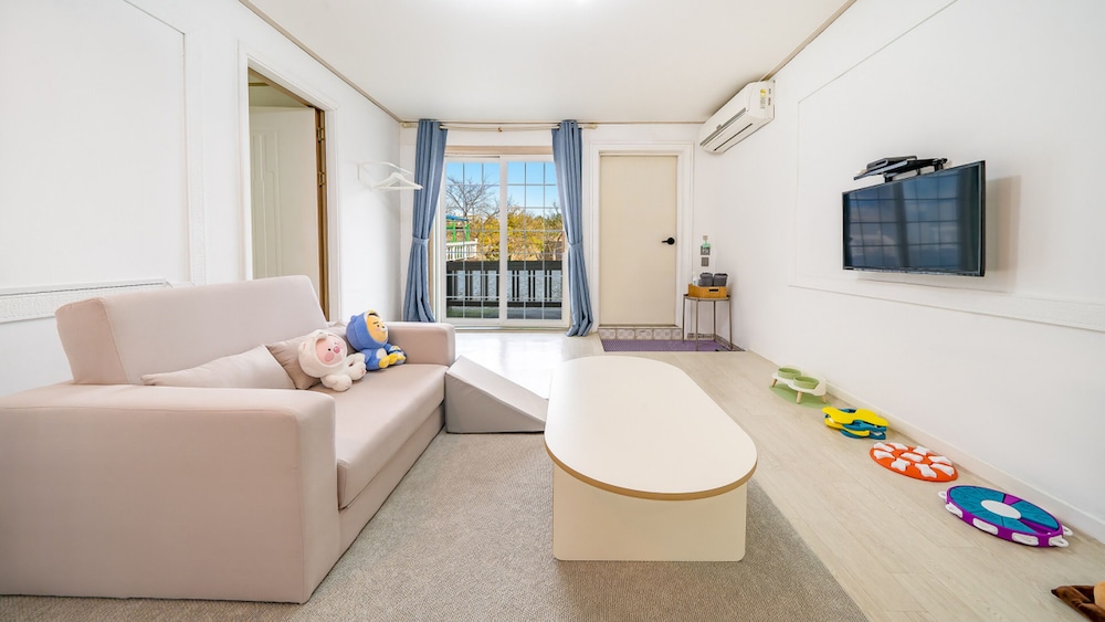 Basic Room, 1 Bedroom (Yegreena)