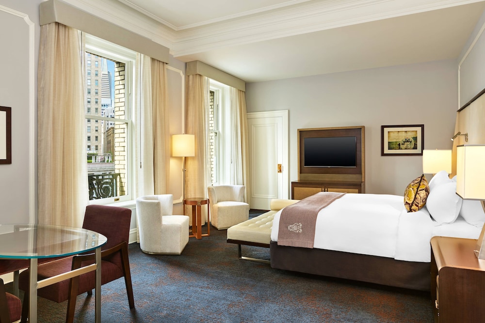 Grand Room, 1 King Bed - Photo 4