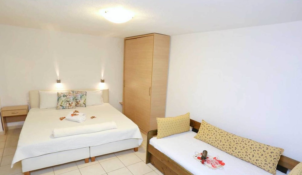 Studio, Garden View, Ground Floor
