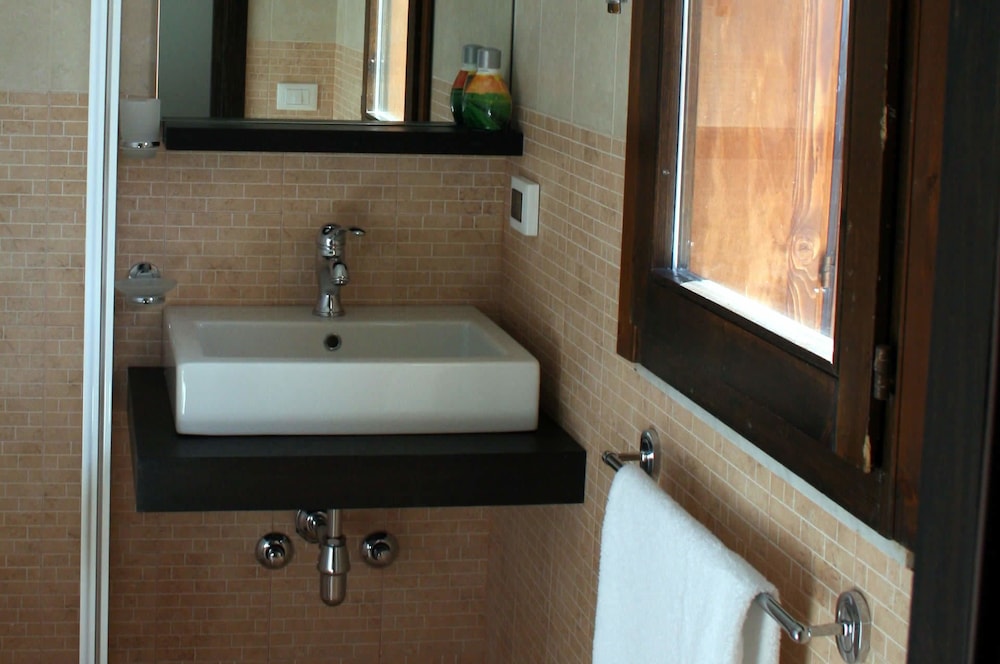 Classic Double or Twin Room photo 2