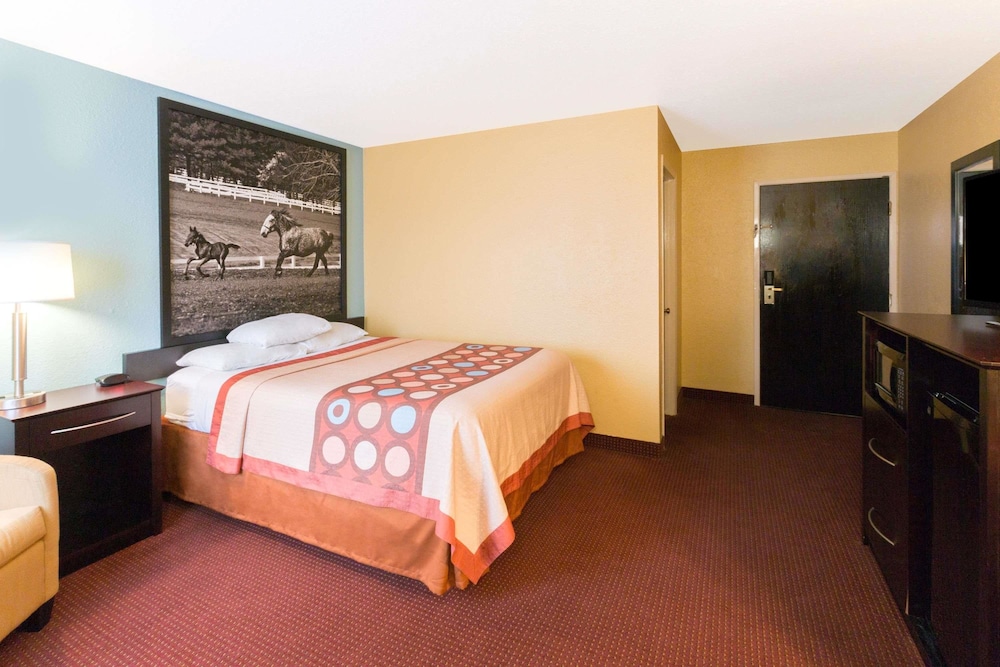 Standard Room, 1 Queen Bed