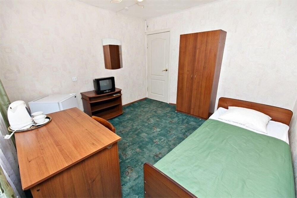 Economy Single Room, Shared Bathroom photo 3