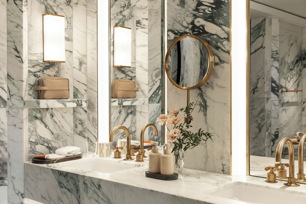London Suite photo 2