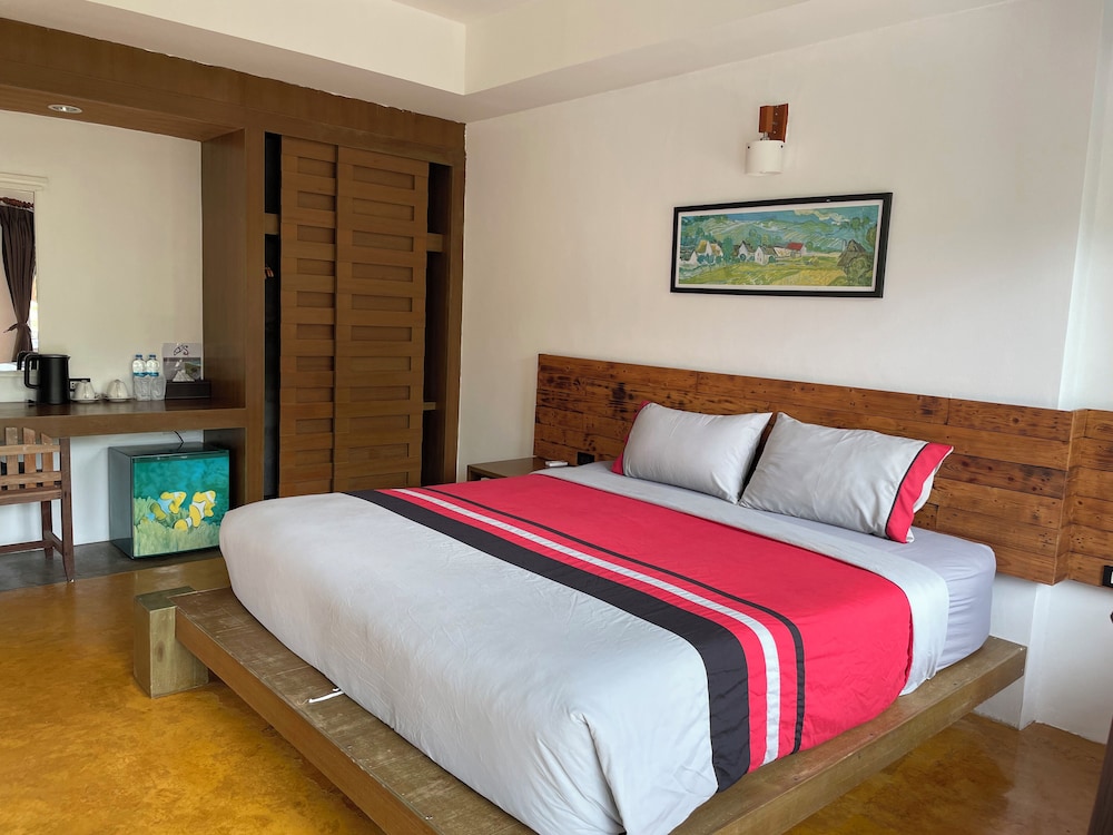 Deluxe Room, Pool Access - Photo 4