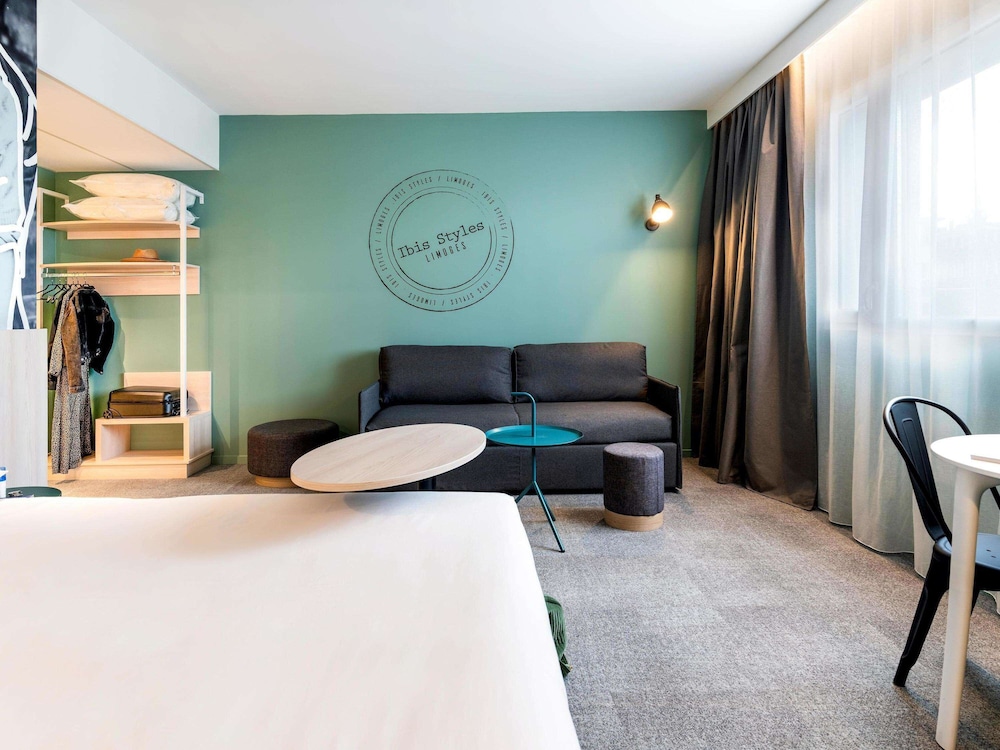 Standard Suite, Multiple Beds - Photo 11