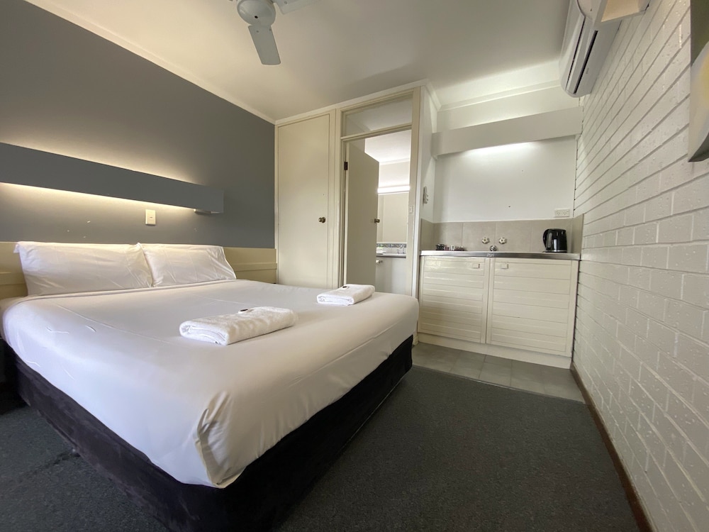 Queen Room photo 3