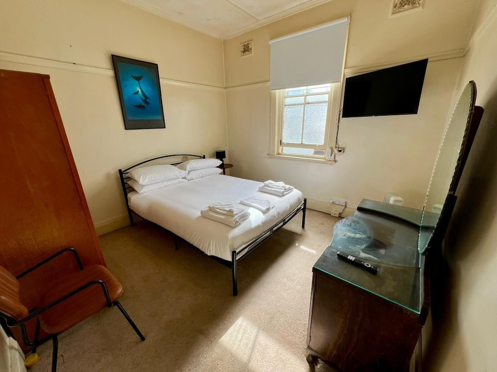 Double Room Shared Bathroom