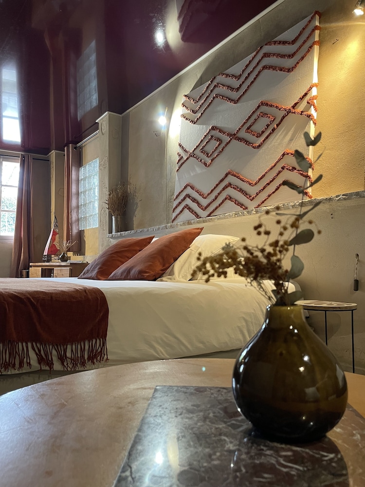 Deluxe Suite - Photo 5
