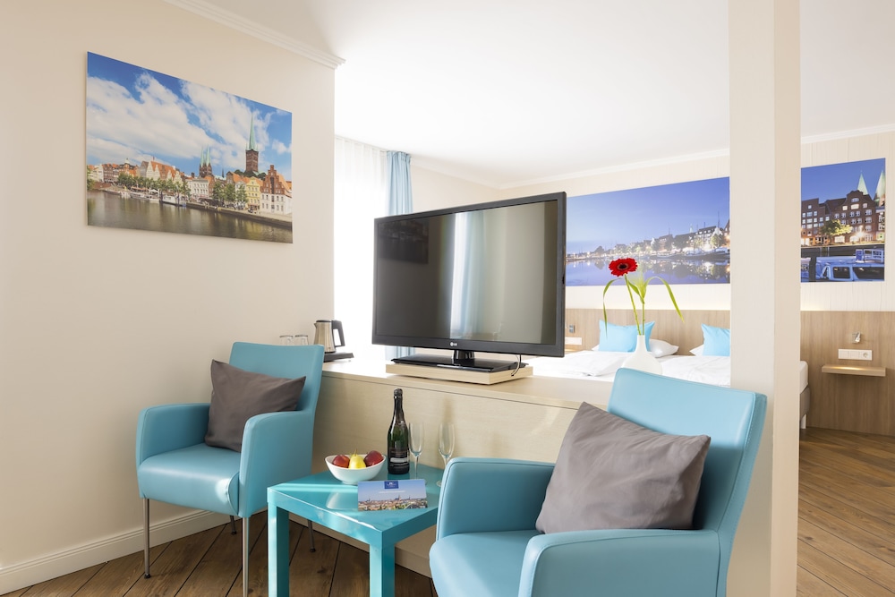 Studio Suite - Photo 9