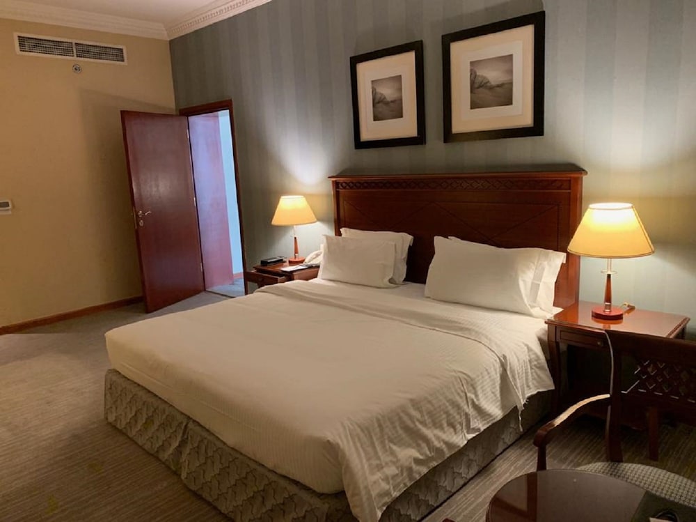 Senior Suite, 1 Bedroom, City View - Photo 3