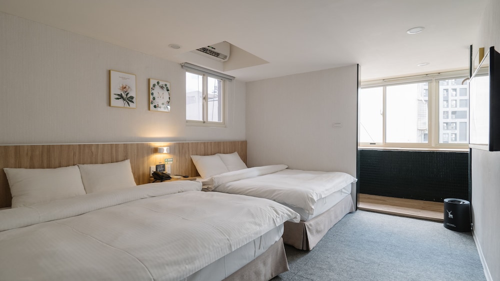 Elite Twin Room
