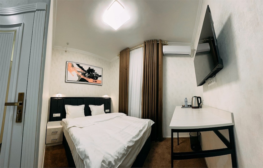 Standard Double Room, City View