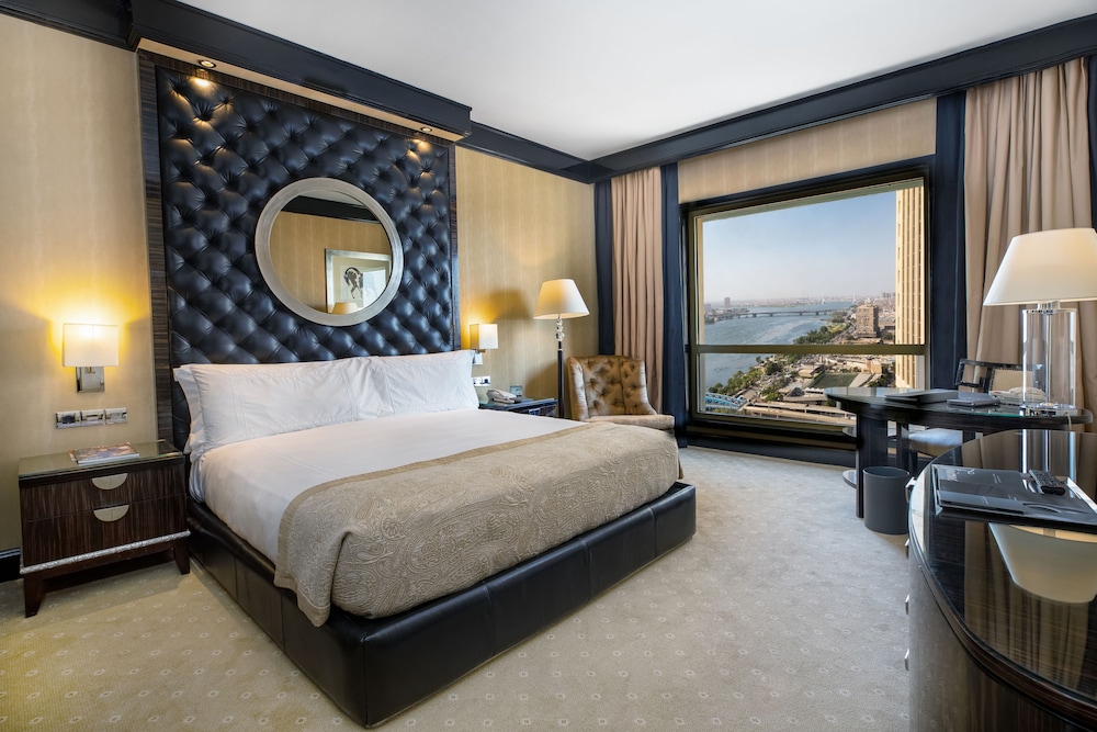 Room (Gold Full Nile View)