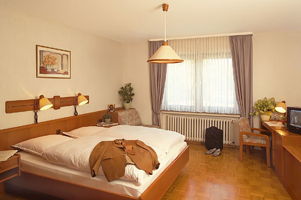 Basic Double or Twin Room, Non Smoking photo 1