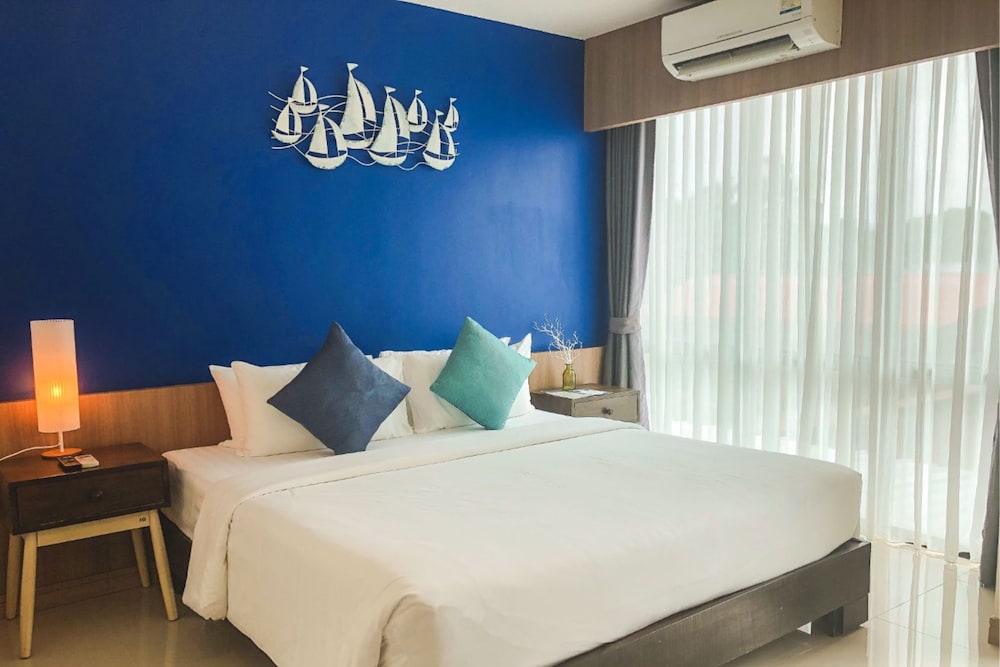Standard Double Room - Free Airport Shuttle photo 1