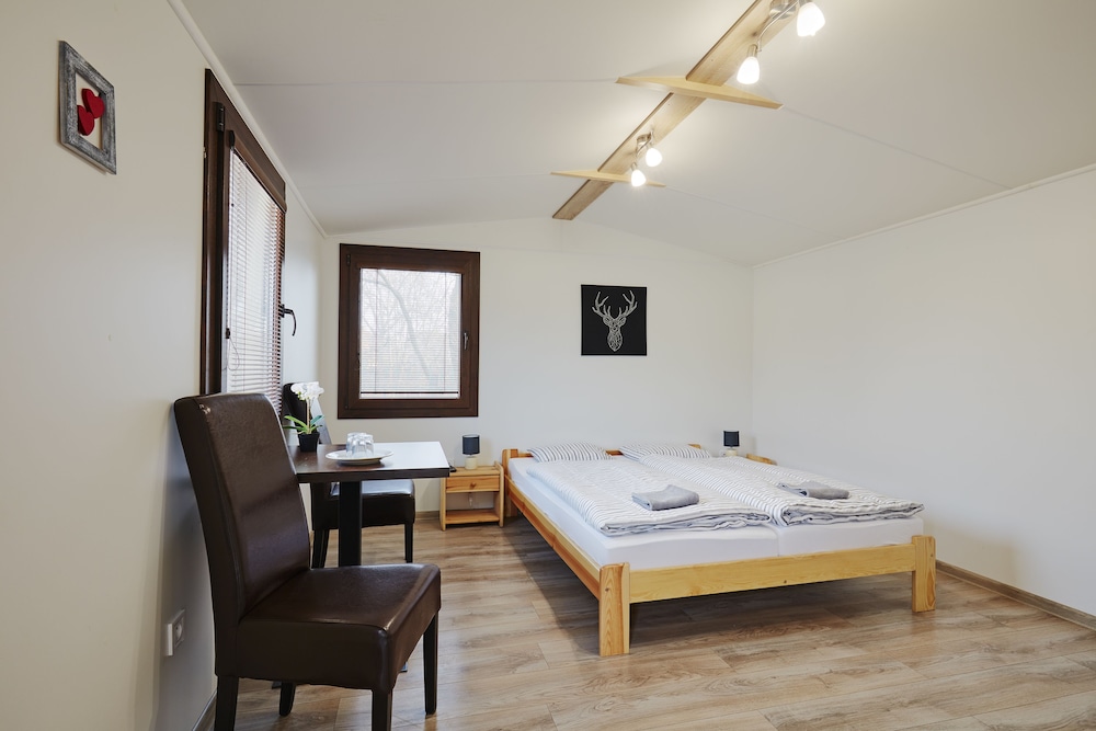 Mobile Home (2 Guests) photo 2