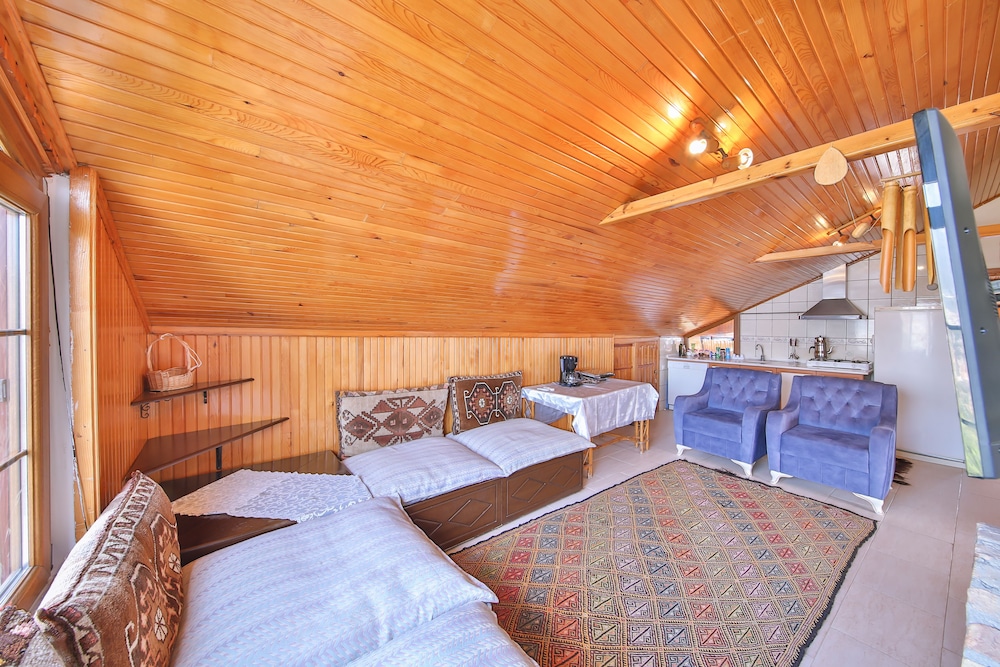 Traditional Apartment, 2 Bedrooms, Balcony, Sea View photo 3