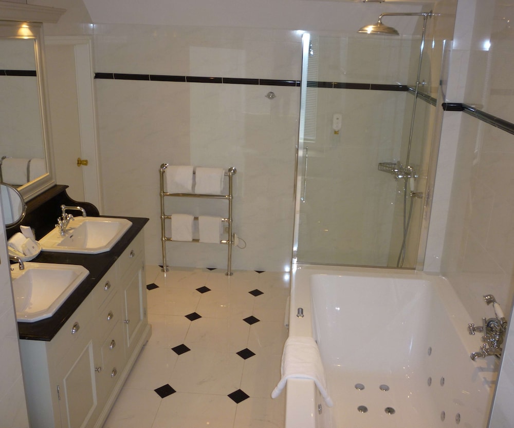 Deluxe Room, 1 Double Bed, Non Smoking - Photo 4