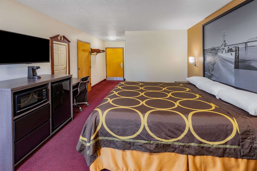 Room, 1 King Bed, Accessible, Non Smoking (Mobility) - Photo 1