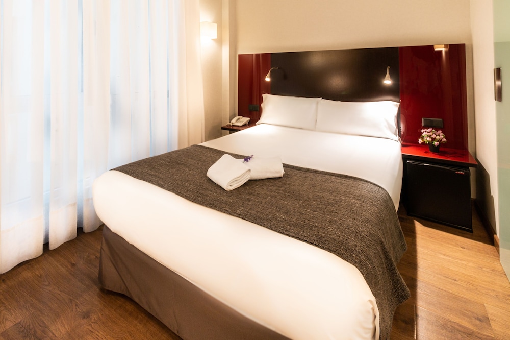 Basic Double Room Single Use photo 2