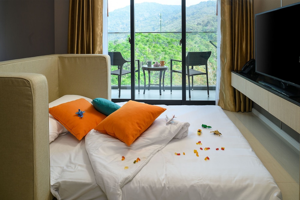 Deluxe Room - Photo 12