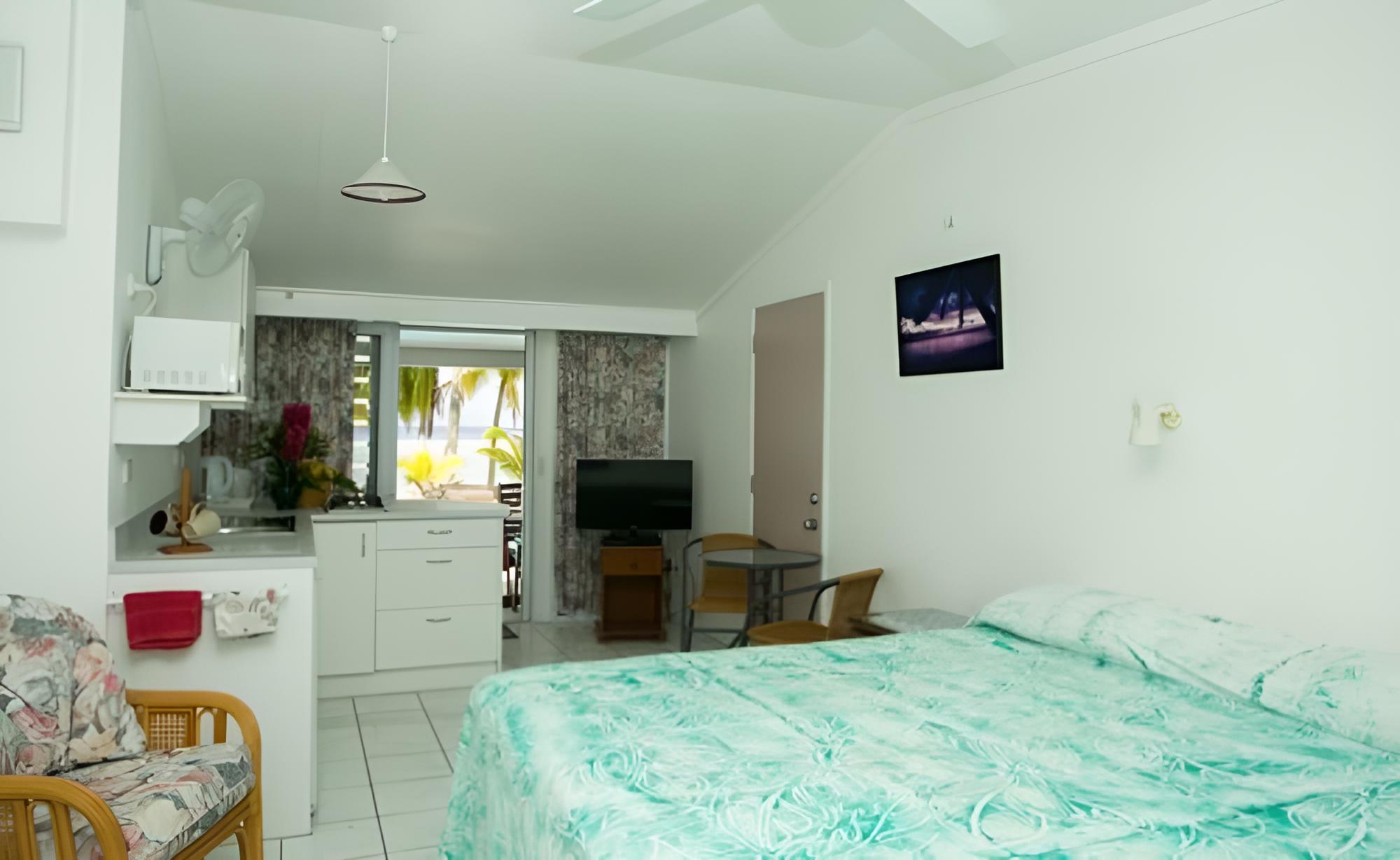 Deluxe Studio, Beachfront photo 1