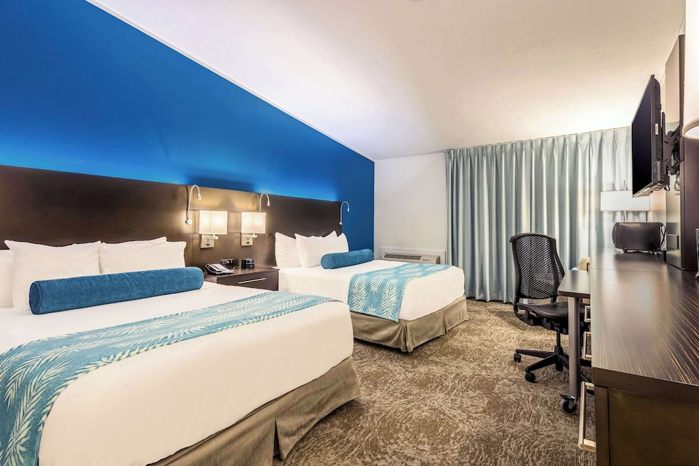 Room, 2 Queen Beds, Non Smoking - Photo 1
