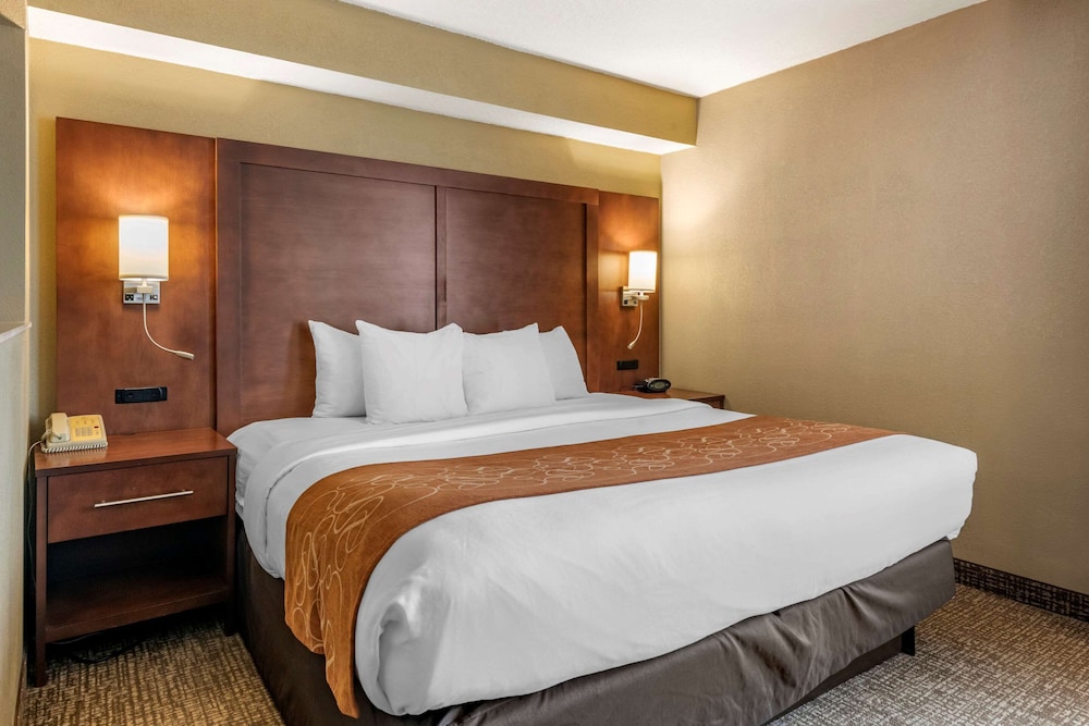 Deluxe Suite, Non Smoking - Photo 1