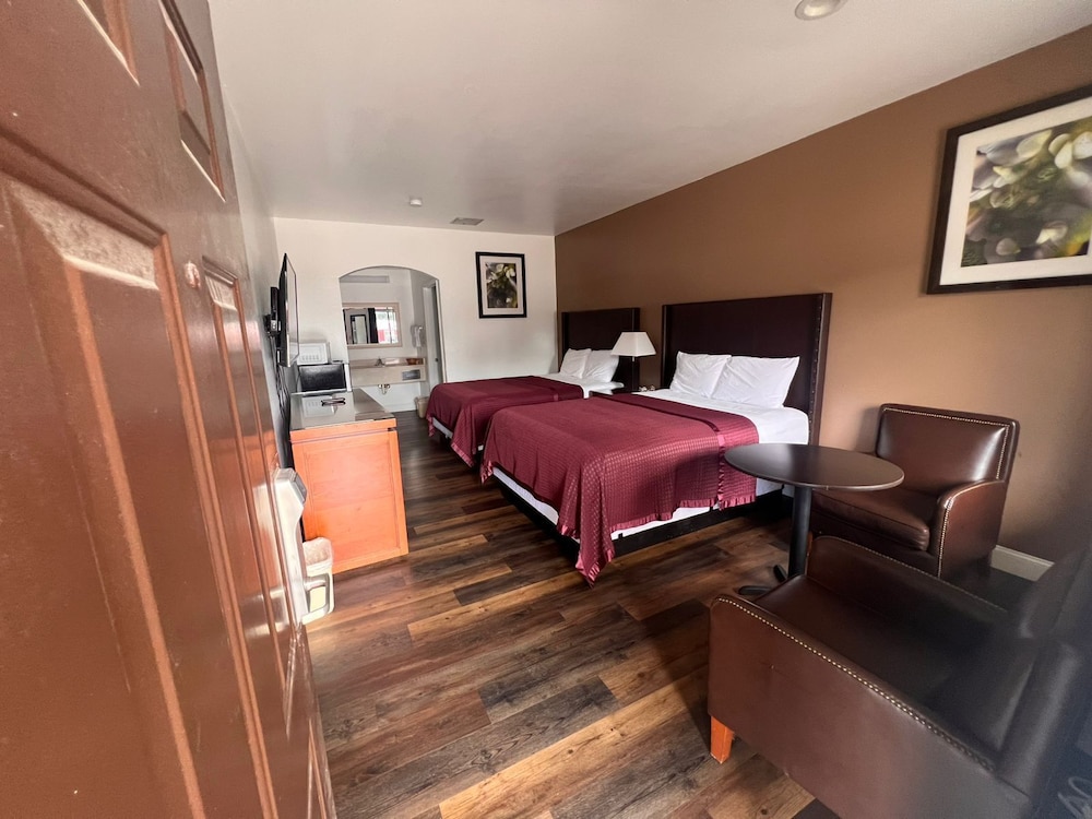 Room, 2 Double Beds, Non Smoking photo 3