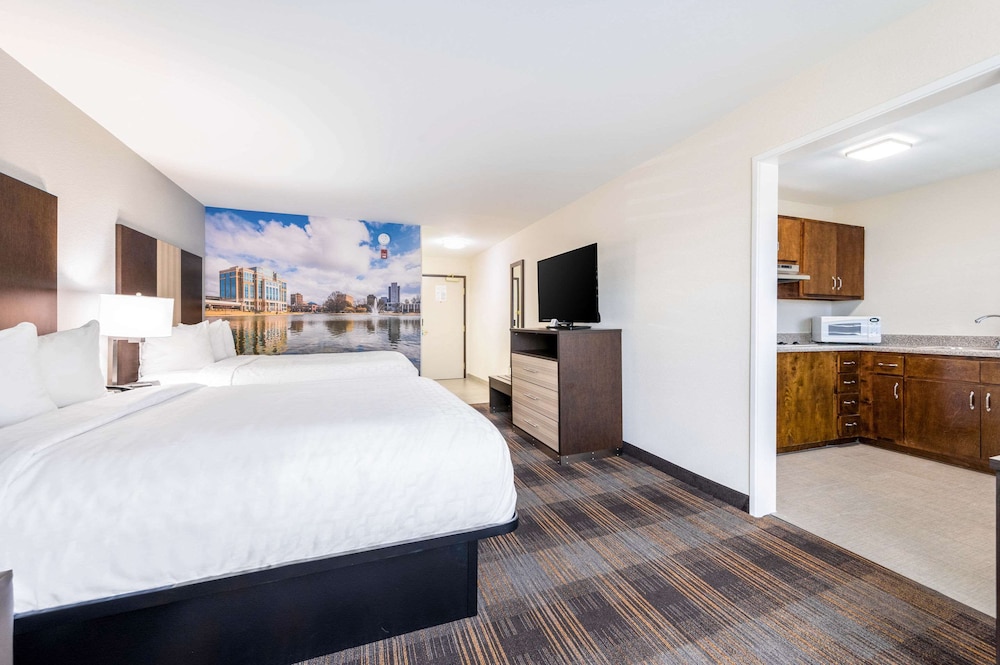Suite, Multiple Beds, Non Smoking (Efficiency) - Photo 2