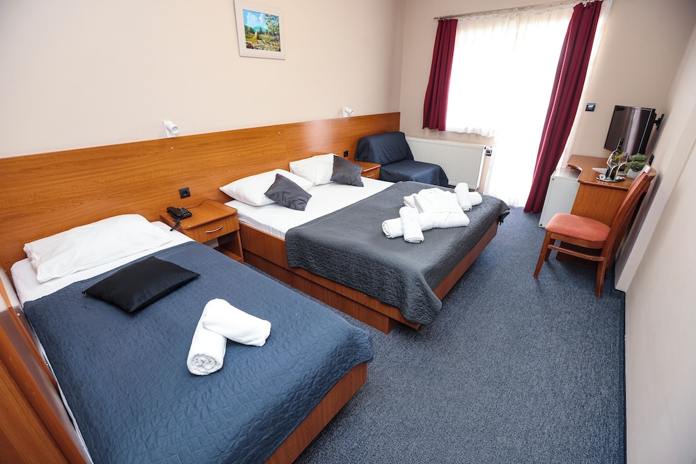 Comfort Triple Room - Photo 1