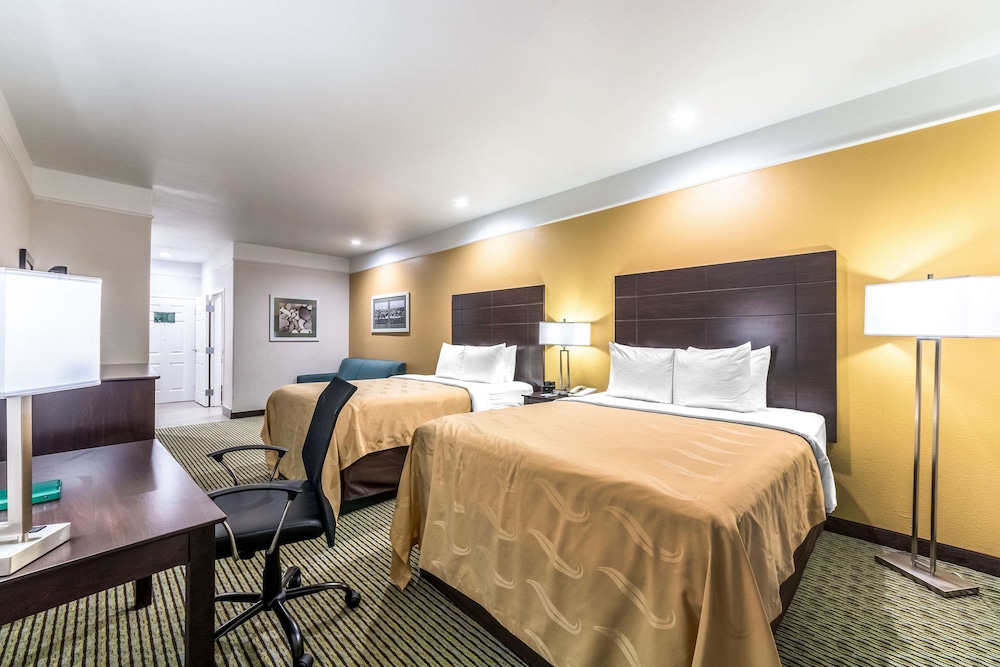 Room, Multiple Beds, Accessible, Non Smoking photo 2