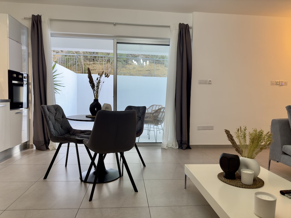 Apartment, 1 Bedroom, Accessible, Smoking photo 3