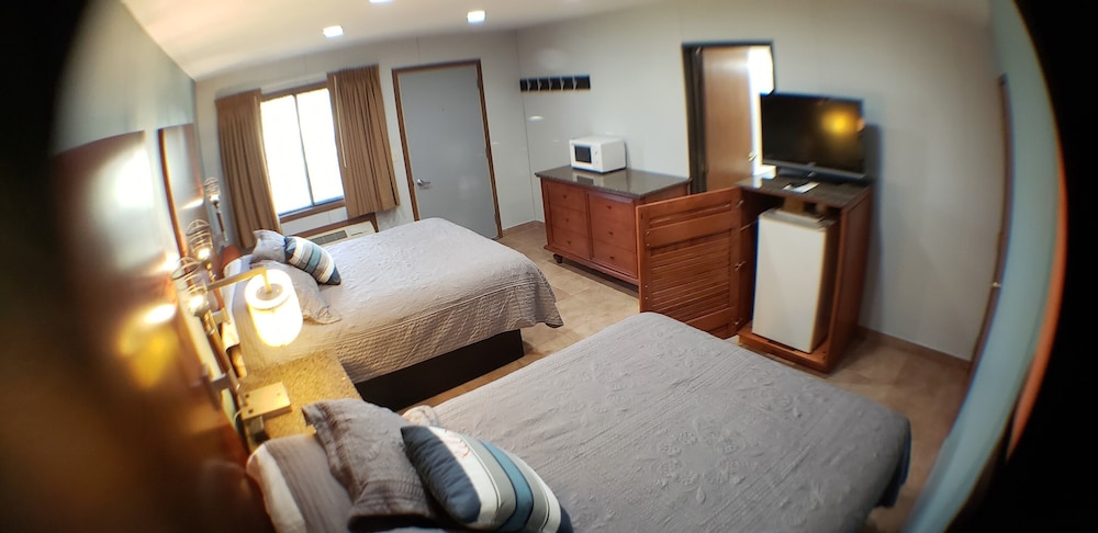 2 Queen Beds, Lakeside