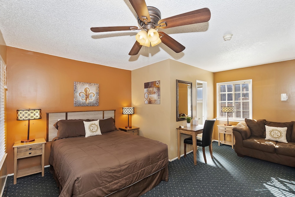 Standard Room, 1 Queen Bed - Photo 1