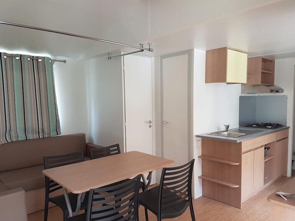 Mobile Home, 2 Bedrooms (Trigano) photo 3