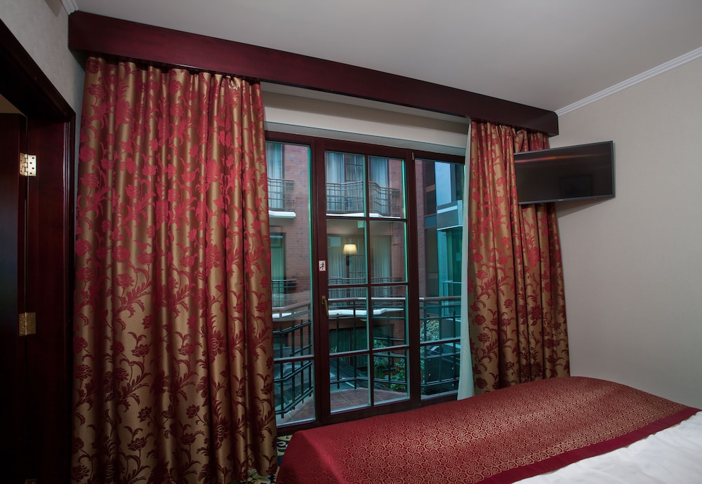 Superior Room, Non Smoking, Courtyard View photo 2