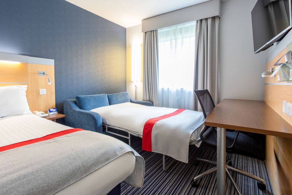 Standard Room, 1 Double Bed with Sofa bed (with Free Hot Breakfast) - Photo 2