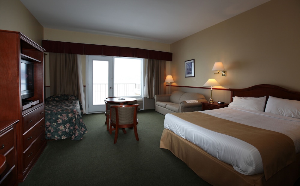Deluxe Room, 1 Queen Bed with Sofa bed, Bay View photo 3