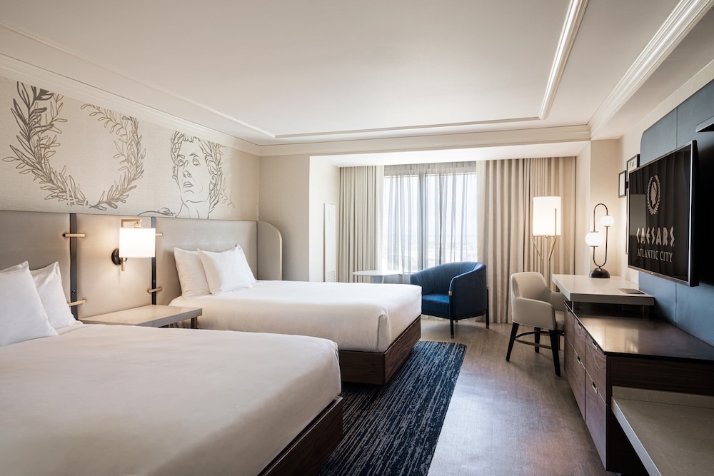 Centurion Tower Premium Two Queen Ocean View Smoking - Photo 1