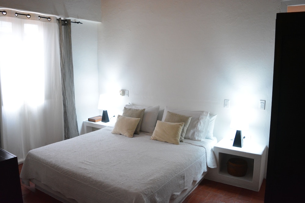 Junior Room, 1 King Bed photo 1