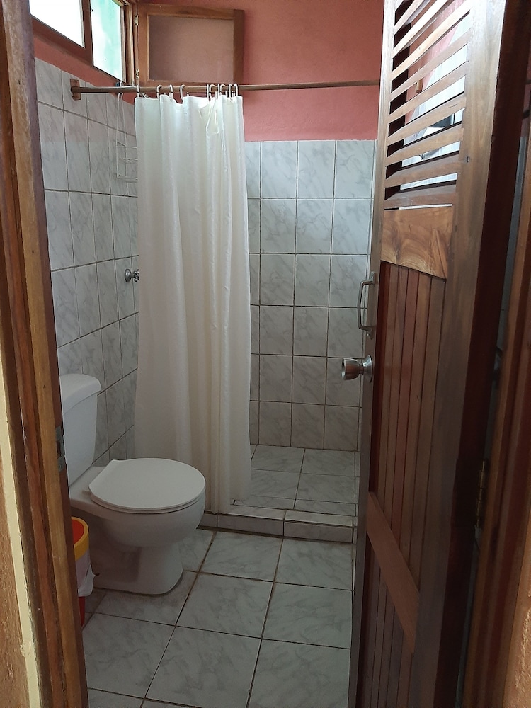 Economy Triple Room, Private Bathroom photo 2