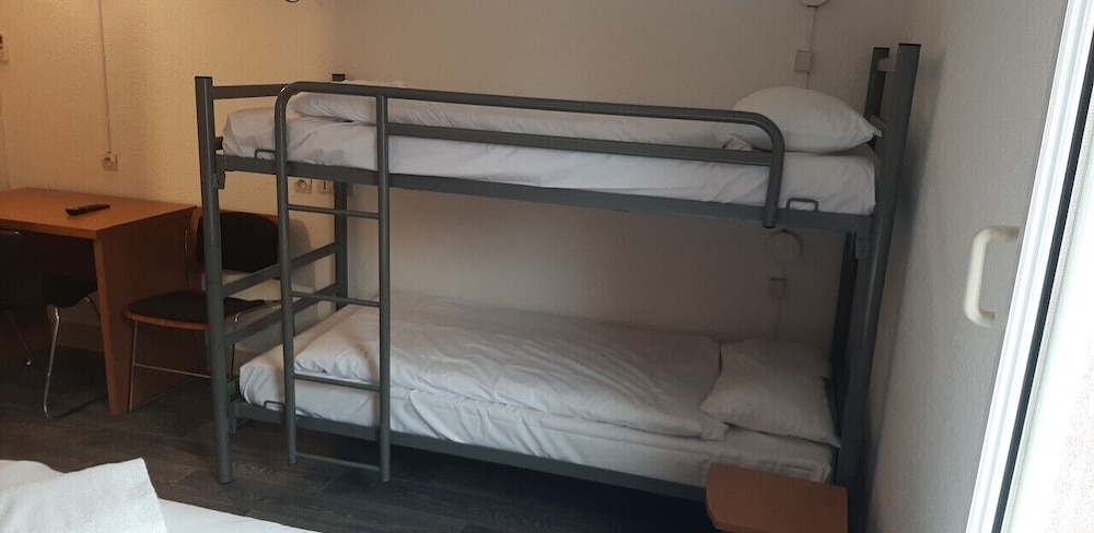 Standard Quadruple Room, Multiple Beds - Photo 2