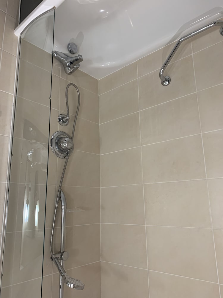 Suite - Photo 4