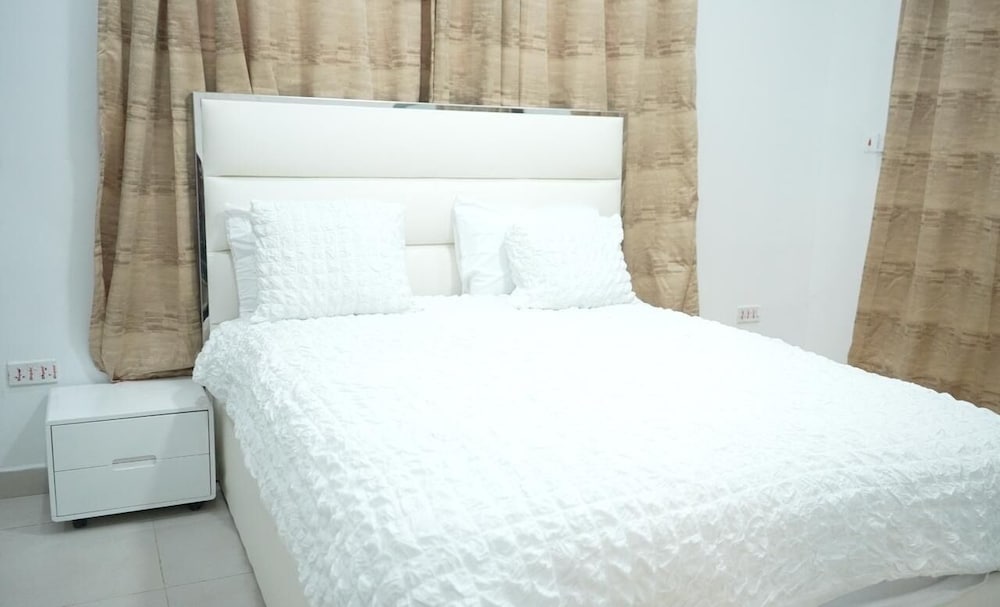 Luxury Apartment, 1 Bedroom, Pool View